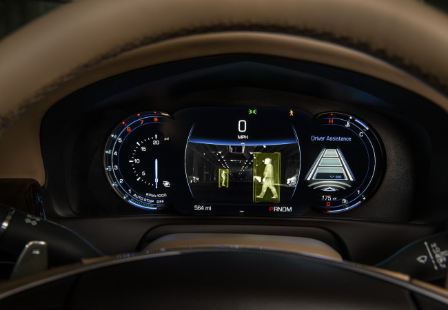 Industry Pulse | Richard Seoane shows us how Autoliv Night Vision works in the Cadillac CT6