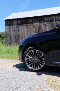 2017 Kia Cadenza wheels